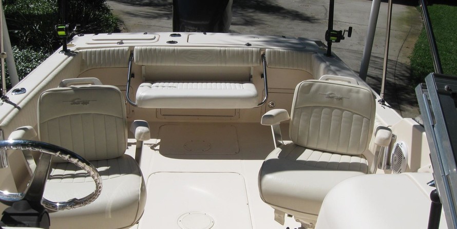 Grady-White Freedom 225