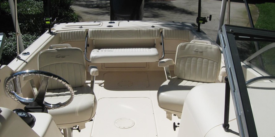 Grady-White Freedom 225