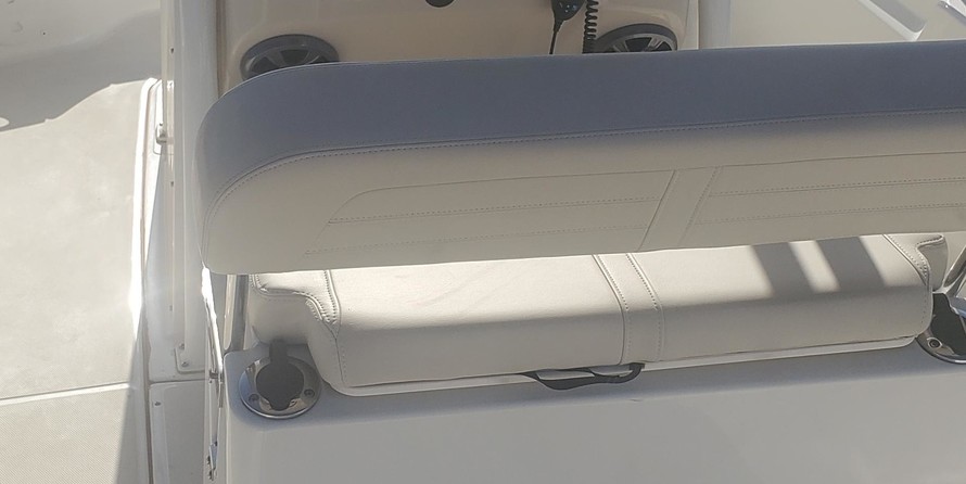 Boston Whaler 210 Montauk