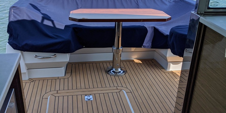 Cruisers Yachts 50 Cantius