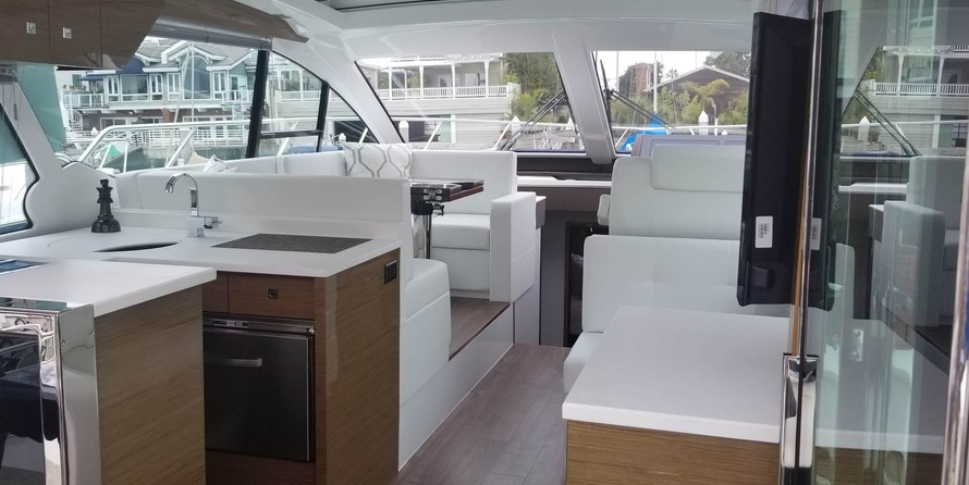 Cruisers Yachts 50 Cantius