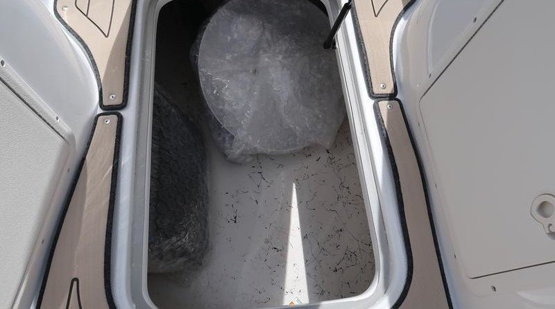 Hurricane SunDeck 187 IO