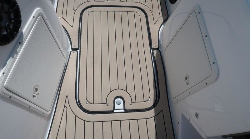 Hurricane SunDeck 187 IO