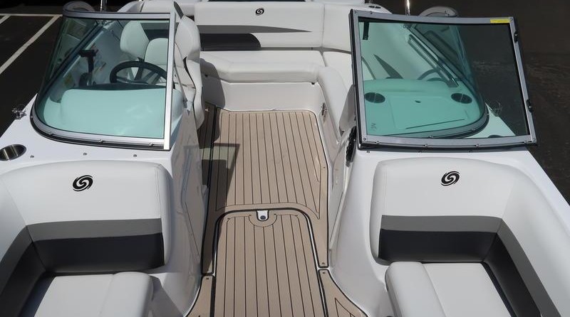 Hurricane SunDeck 187 IO