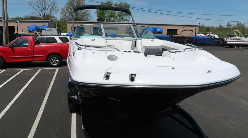 Hurricane SunDeck 187 IO