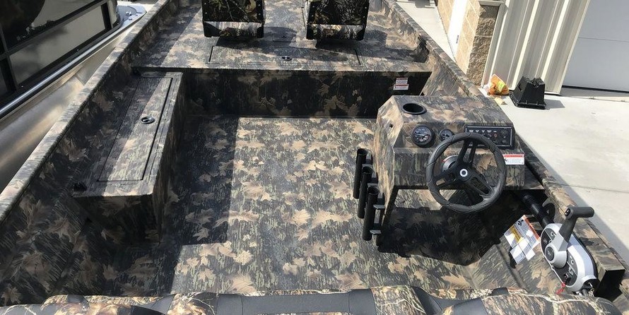 Lund Boats Predator 2070