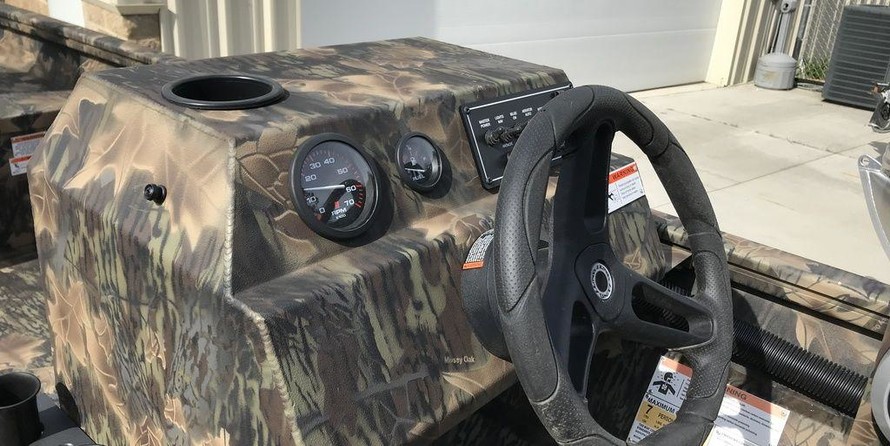 Lund Boats Predator 2070