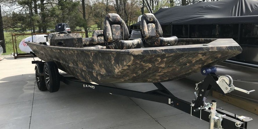 Lund Boats Predator 2070
