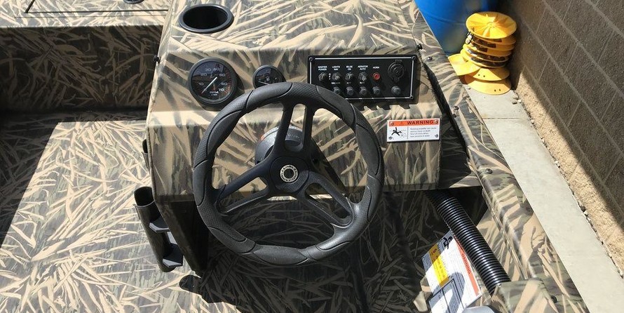 Lund Boats Predator 1760