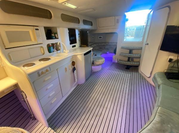 Chris-Craft Express Cruiser 360