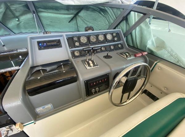 Chris-Craft Express Cruiser 360