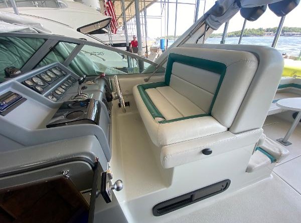 Chris-Craft Express Cruiser 360