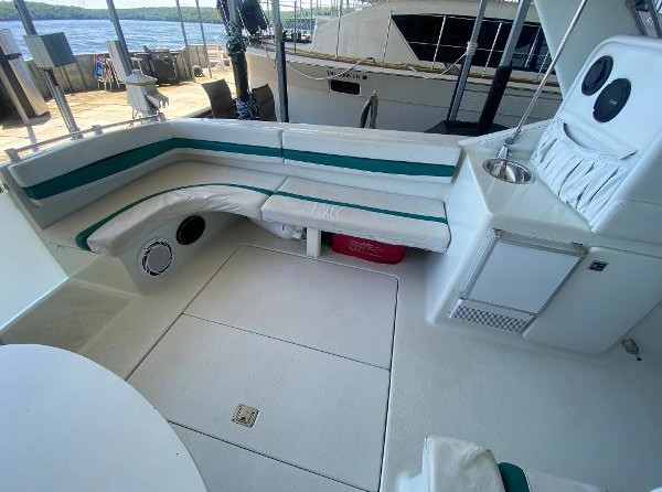 Chris-Craft Express Cruiser 360