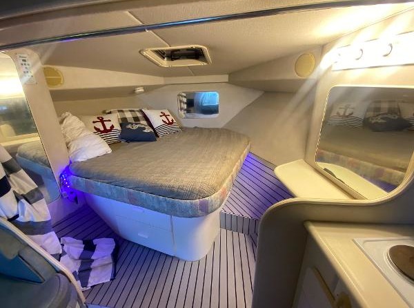 Chris-Craft Express Cruiser 360