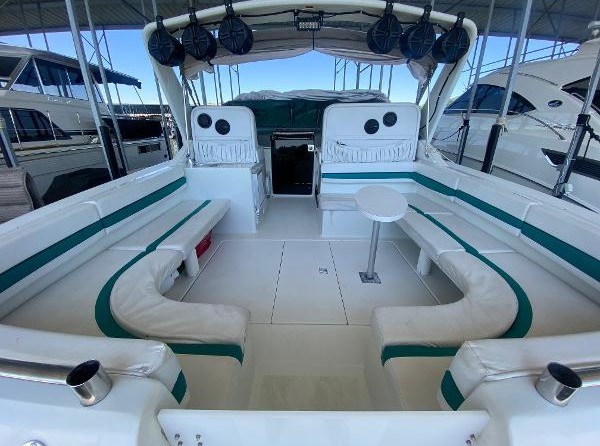 Chris-Craft Express Cruiser 360