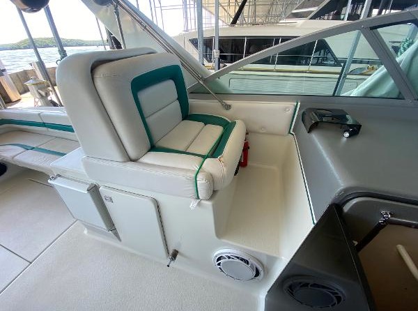 Chris-Craft Express Cruiser 360