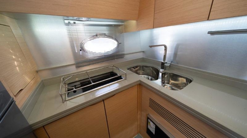 President president 46 flybridge