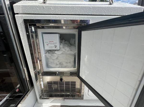 Cruisers Yachts 45 Cantius