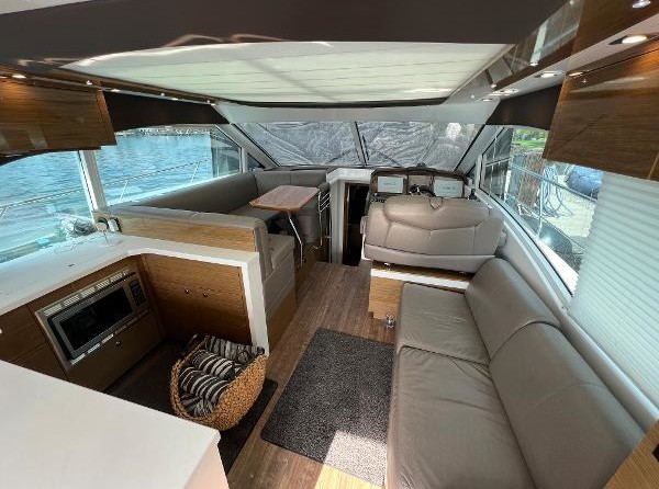 Cruisers Yachts 45 Cantius