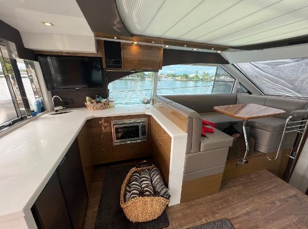 Cruisers Yachts 45 Cantius