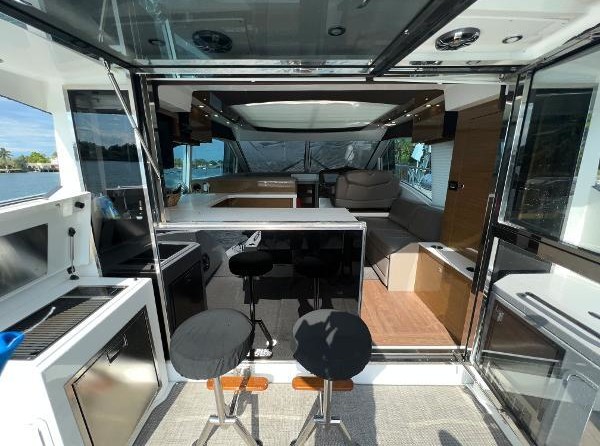 Cruisers Yachts 45 Cantius