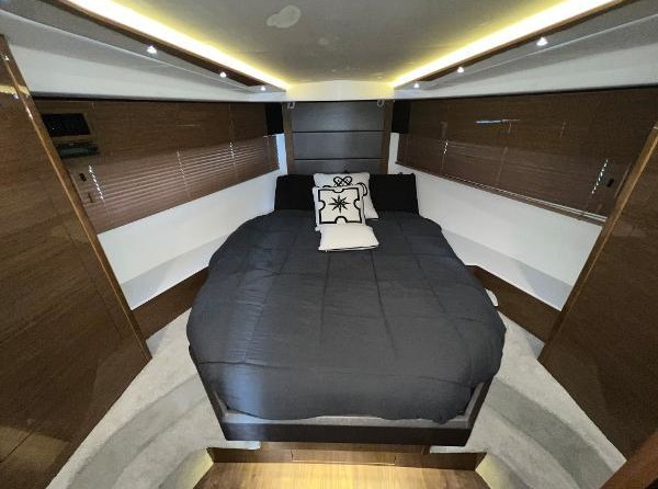 Cruisers Yachts 45 Cantius