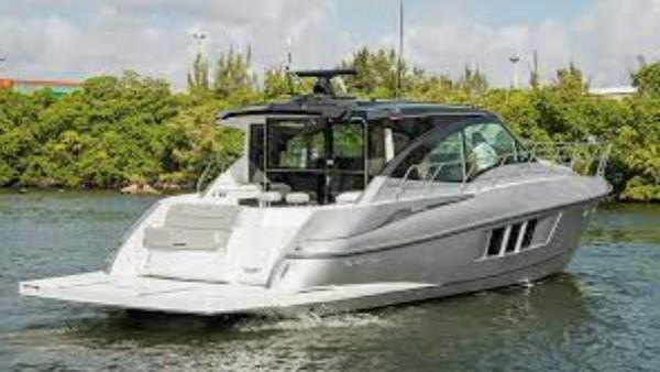 Cruisers Yachts 45 Cantius
