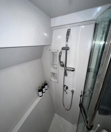 Cruisers Yachts 45 Cantius