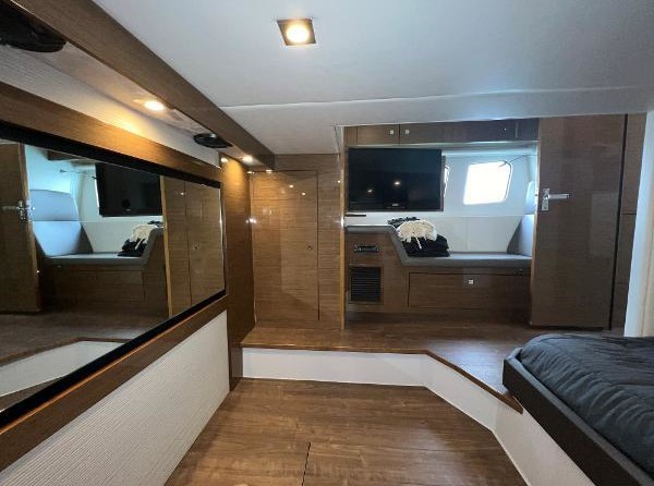 Cruisers Yachts 45 Cantius