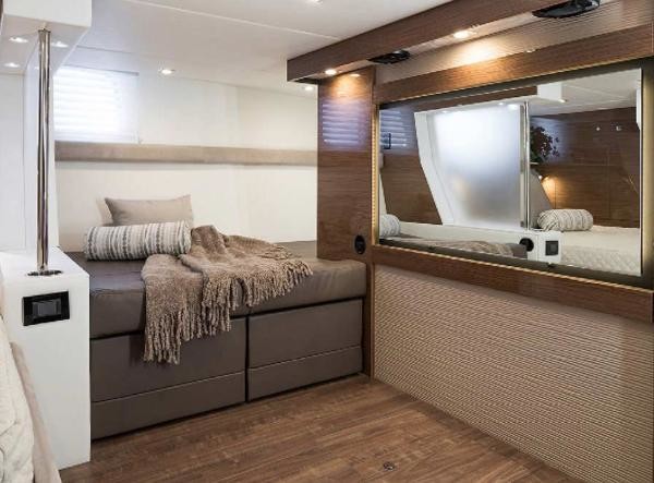 Cruisers Yachts 45 Cantius