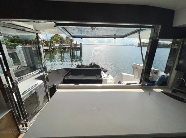 Cruisers Yachts 45 Cantius