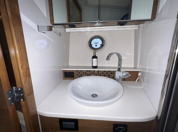 Cruisers Yachts 45 Cantius