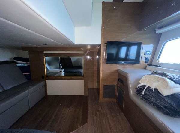 Cruisers Yachts 45 Cantius