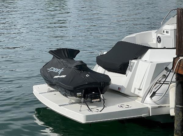 Cruisers Yachts 45 Cantius