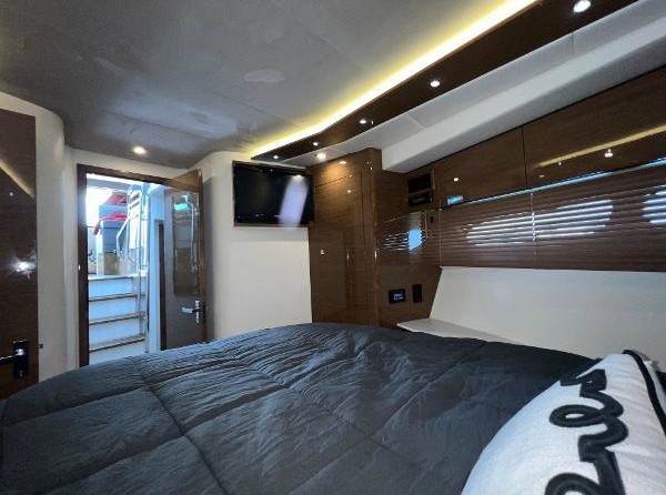 Cruisers Yachts 45 Cantius