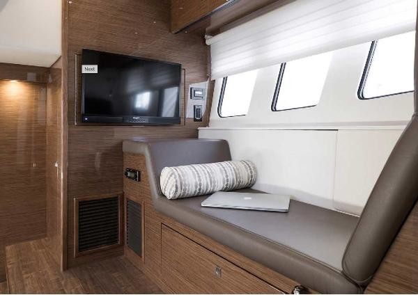 Cruisers Yachts 45 Cantius