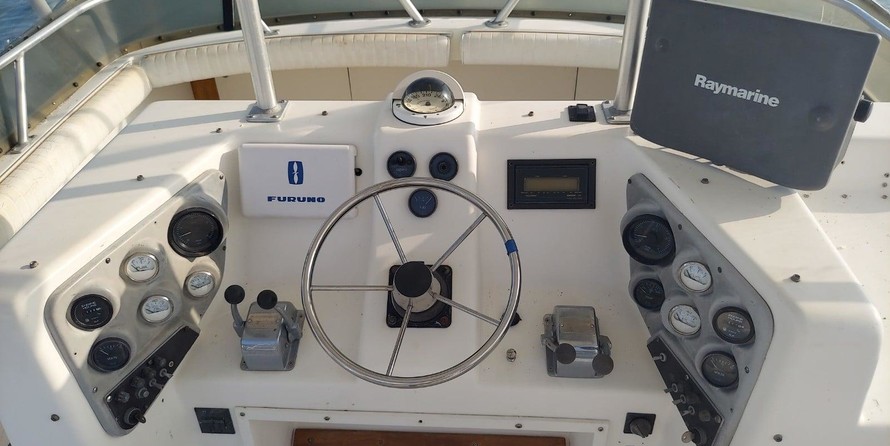 Luhrs Tournament 400 Sportfish