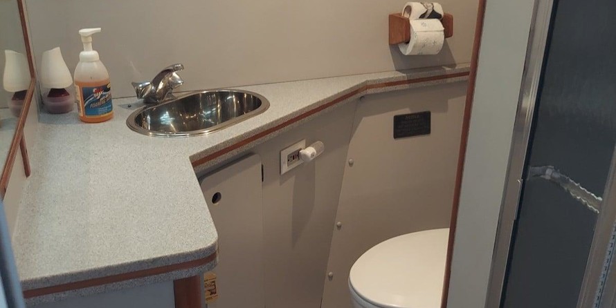 Luhrs Tournament 400 Sportfish