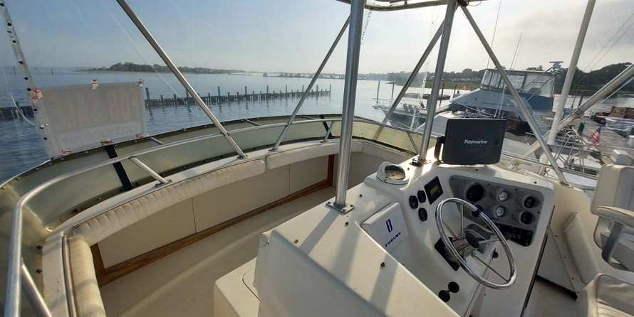 Luhrs Tournament 400 Sportfish