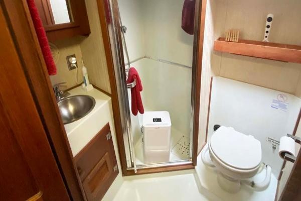 Bluewater yachts 42 coastal cruiser