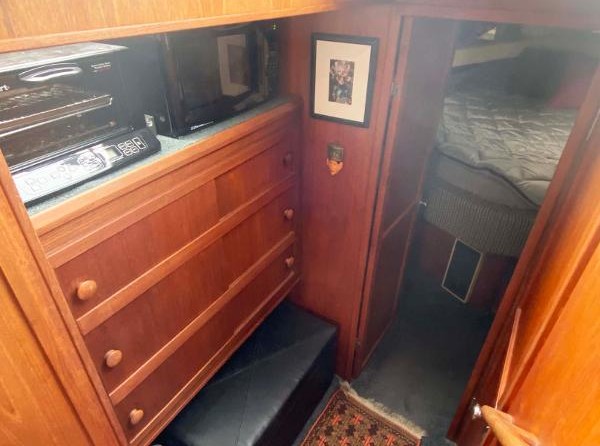 Bluewater yachts 42 coastal cruiser