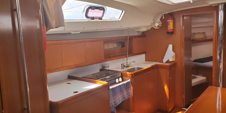 Beneteau Oceanis 43