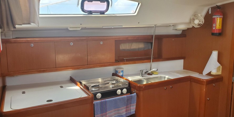 Beneteau Oceanis 43
