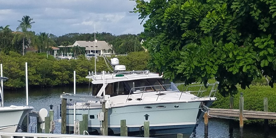 Cutwater C-302 Coupe