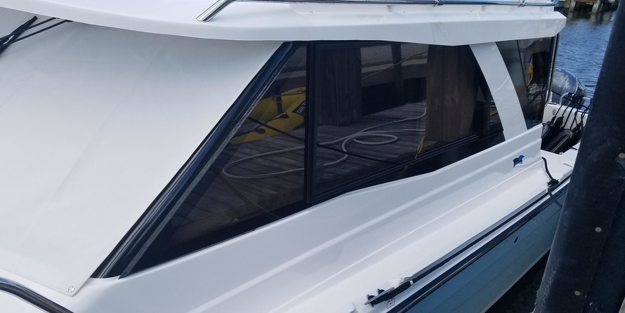 Cutwater C-302 Coupe