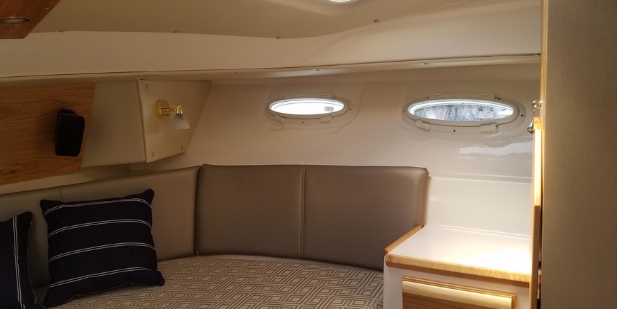 Cutwater C-302 Coupe