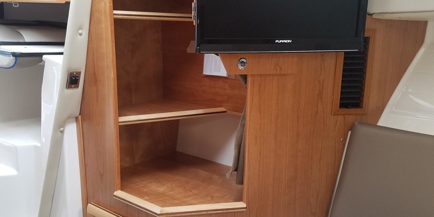 Cutwater C-302 Coupe