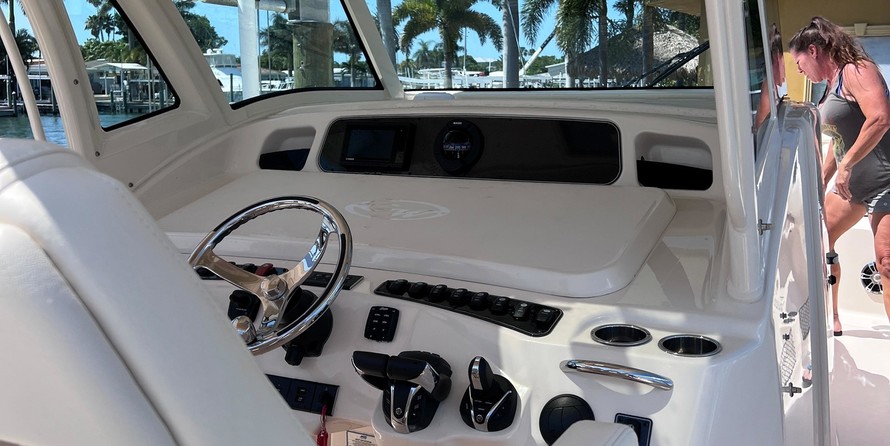 Grady-White Canyon 376