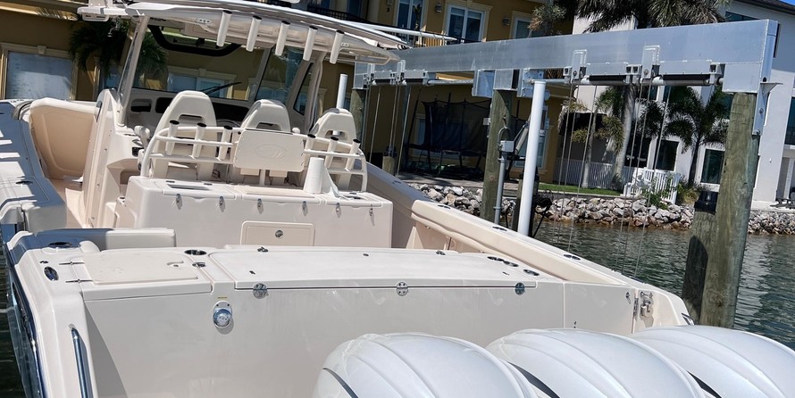 Grady-White Canyon 376