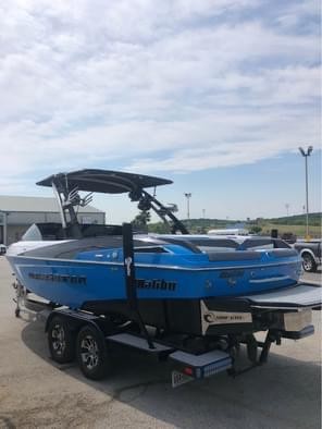 Malibu Wakesetter 23 LSV
